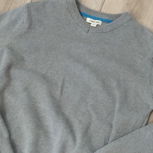 Cherokee V Neck Sweater - Picture 2 of 5